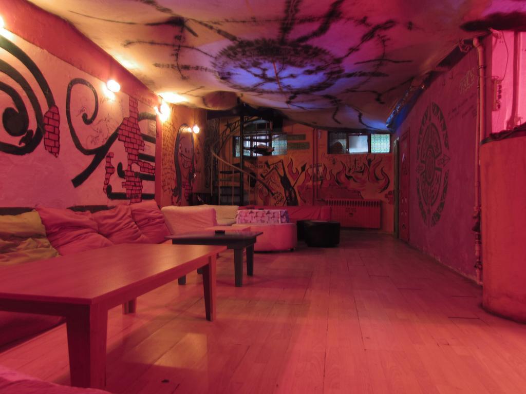 Neverland Hostel Istanboel Buitenkant foto