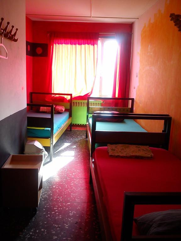 Neverland Hostel Istanboel Buitenkant foto
