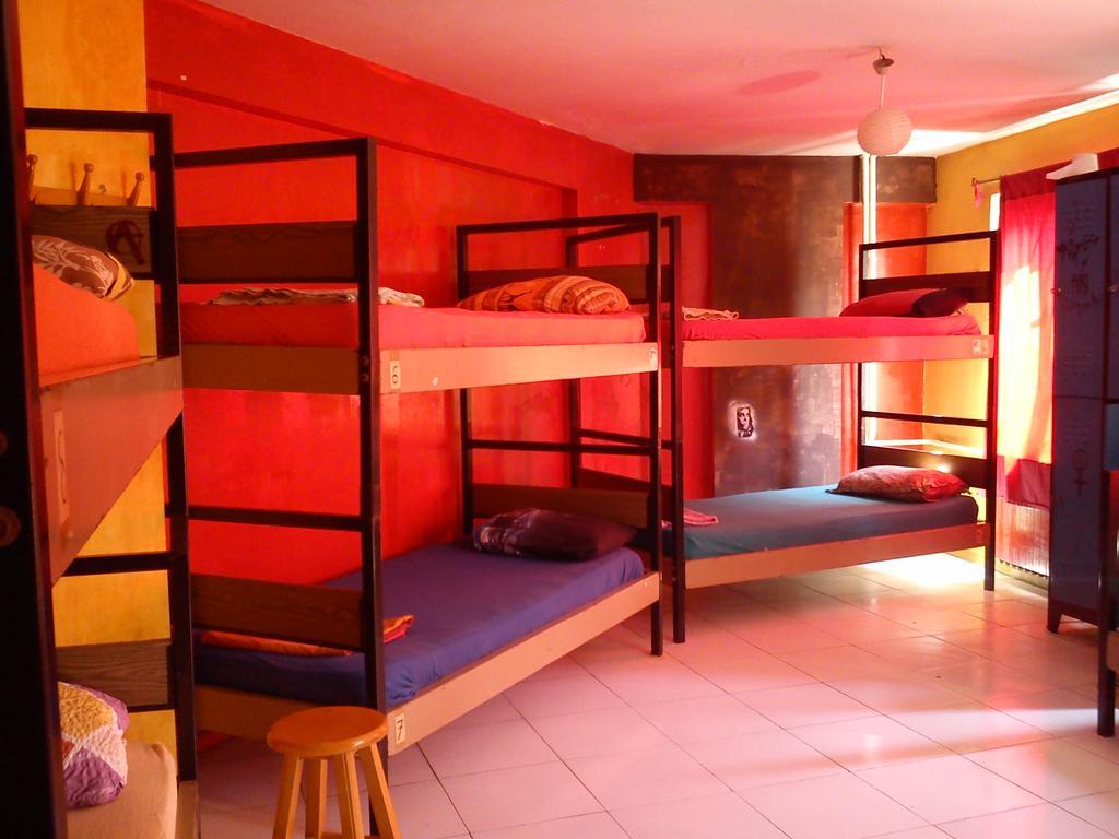 Neverland Hostel Istanboel Buitenkant foto