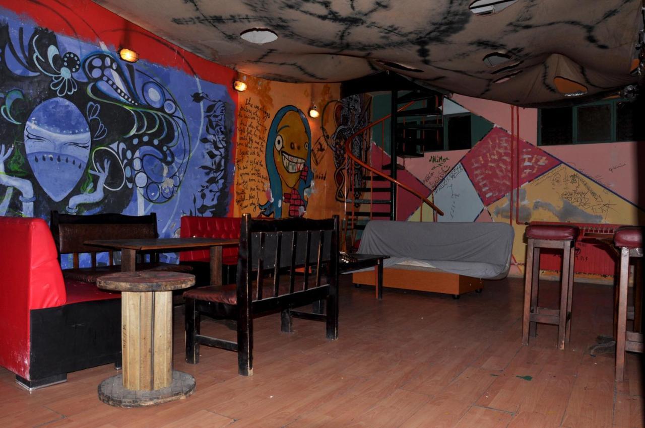 Neverland Hostel Istanboel Buitenkant foto