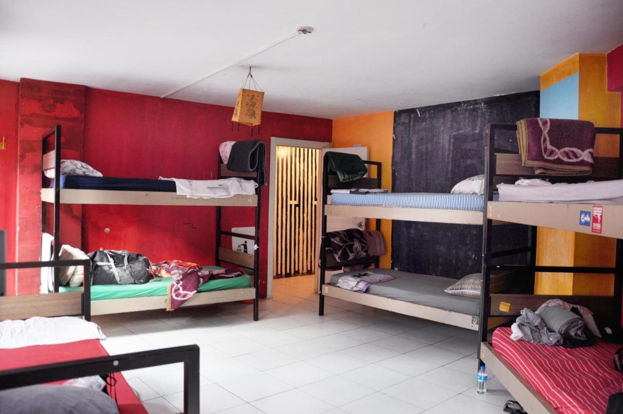 Neverland Hostel Istanboel Buitenkant foto