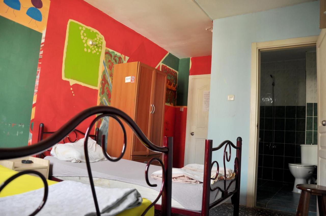 Neverland Hostel Istanboel Buitenkant foto