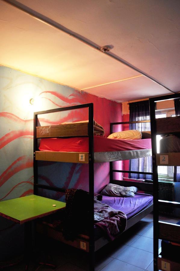 Neverland Hostel Istanboel Buitenkant foto