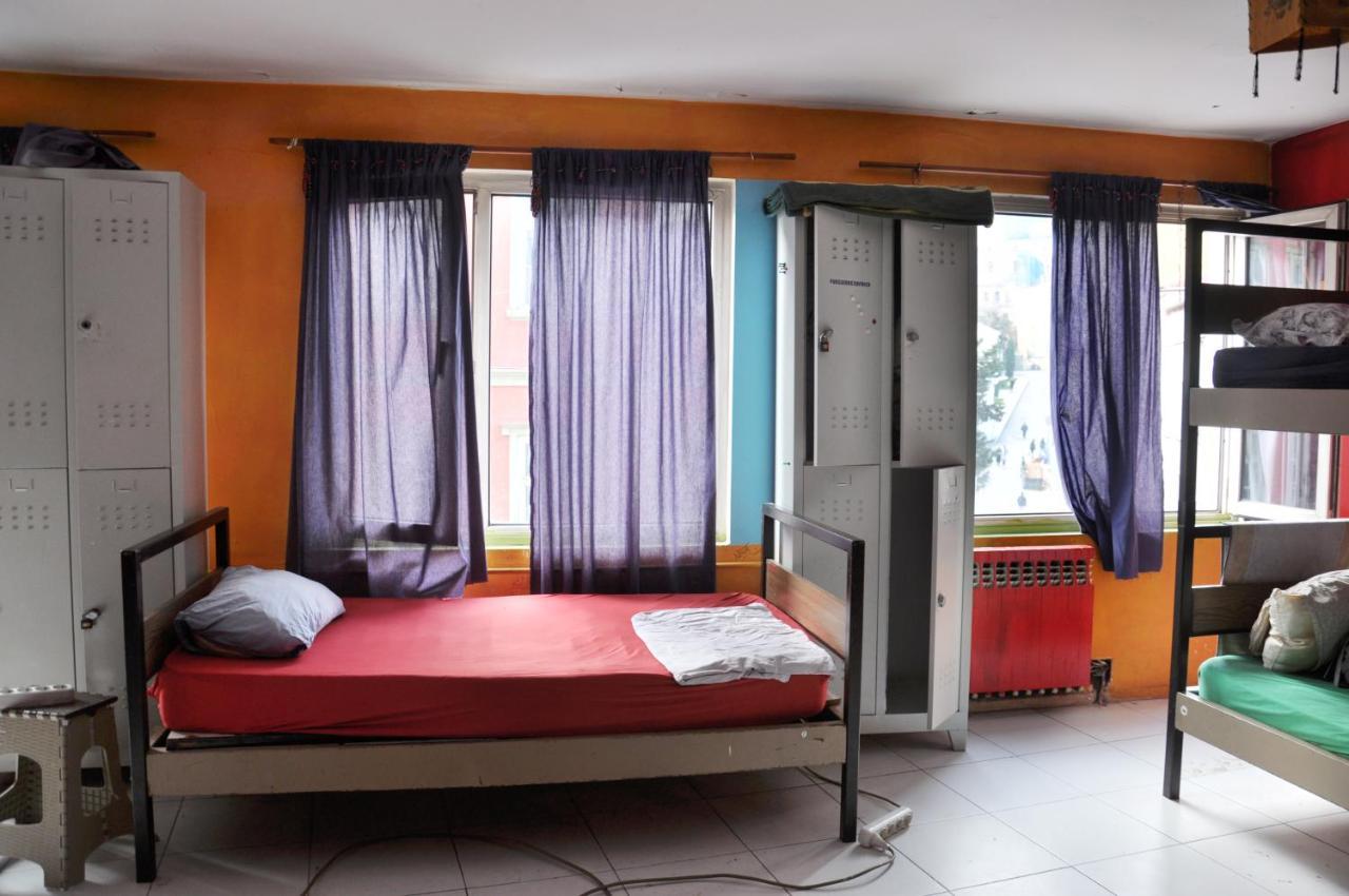 Neverland Hostel Istanboel Buitenkant foto